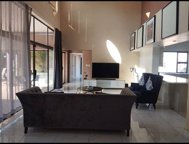 5 BEDROOM PROPERTY TO RENT IN HURLINGHAM